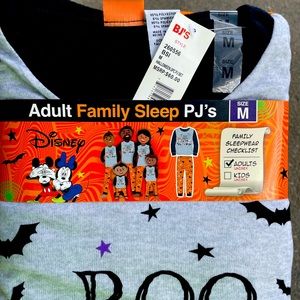New with Tags Adult Medium Disney Halloween Pajamas